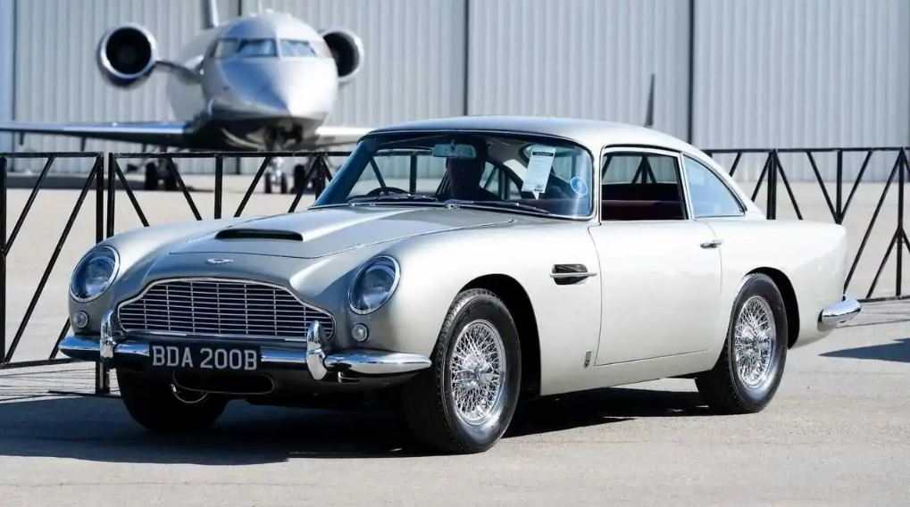 El Aston Martin BD5 cumple 60 años