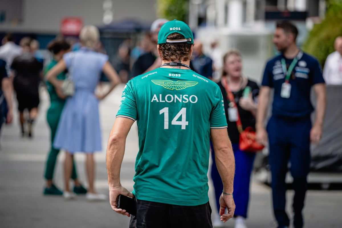 Fernando Alonso, 33, esperar