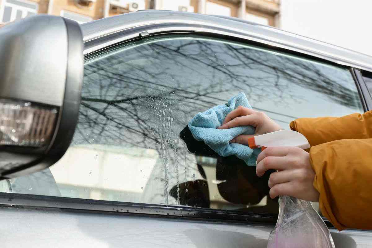 trucos para limpiar cristales del coche