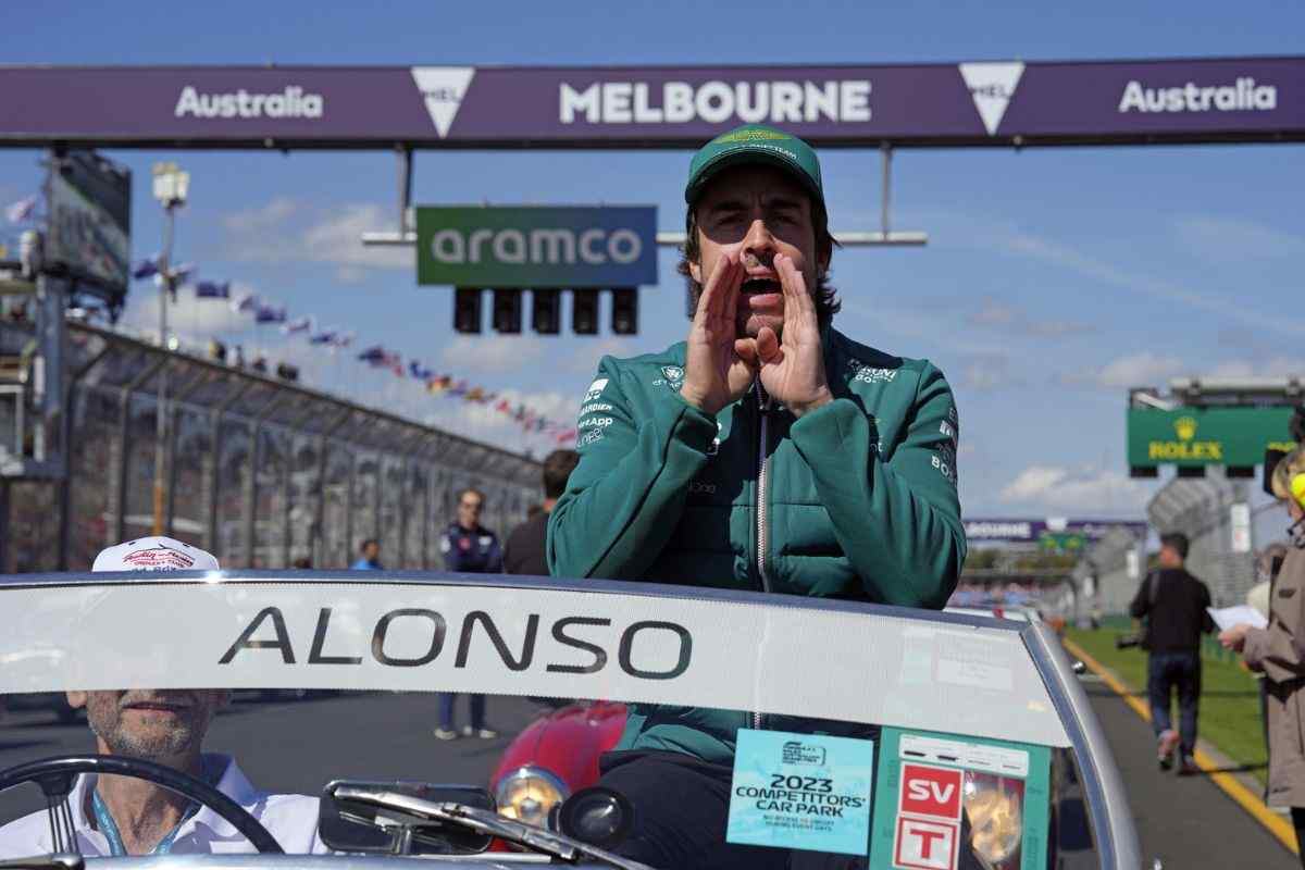 Fernando Alonso en Aston Martin